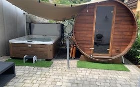 4 * Wohnung SPA Whirlpool&Sauna in Seenähe